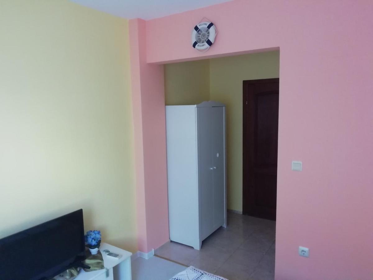 Guest House By The Captain فارنا المظهر الخارجي الصورة
